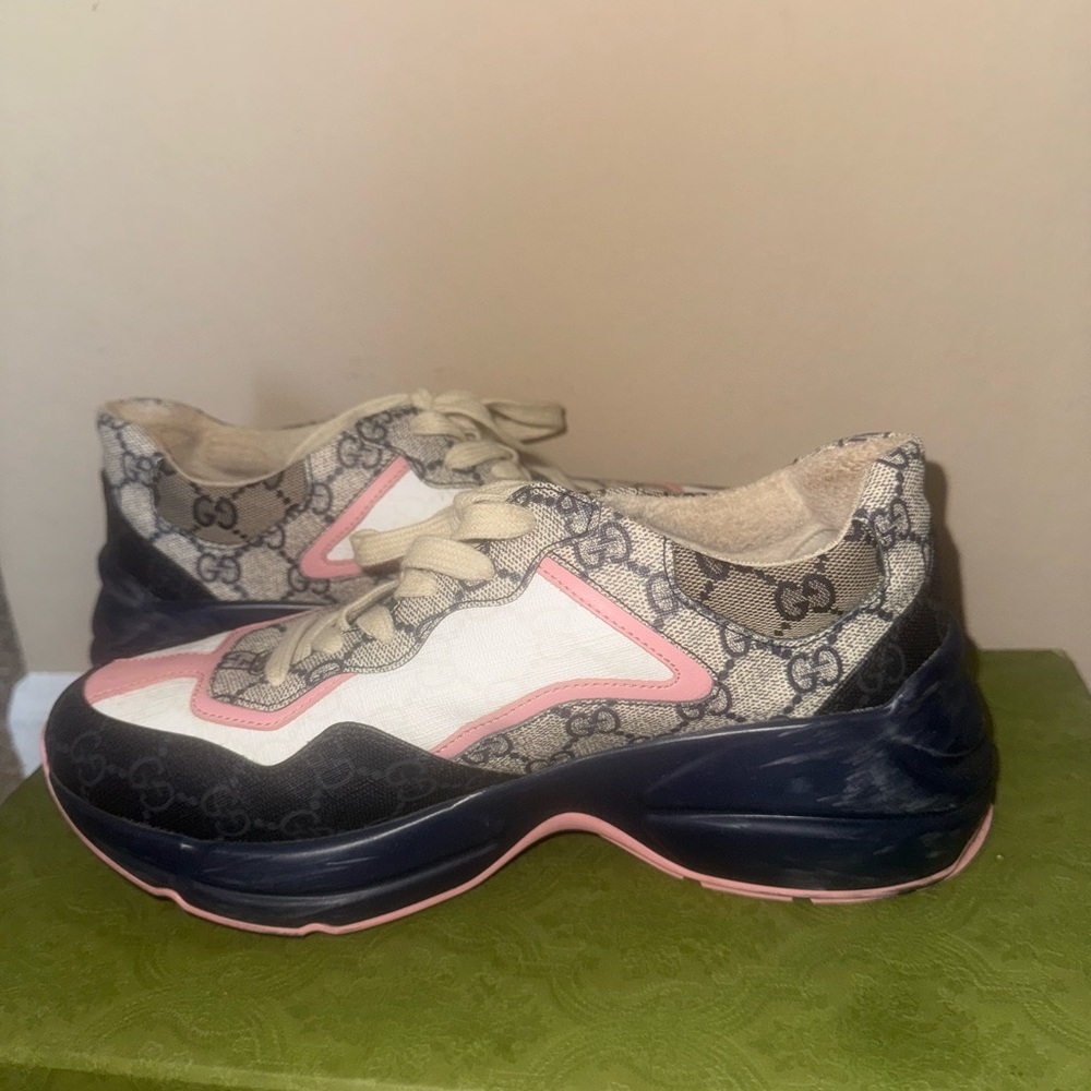 Gucci Pink and White Lace-Up Sneakers - Picture 6 of 7